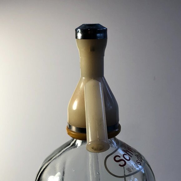 Schweppes 30 Oz Soda Water Seltzer Bottle Syphon Australia Etched Glass E13013 - Picture 5 of 12